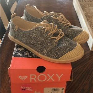 Roxy women’s Casual Sneaker